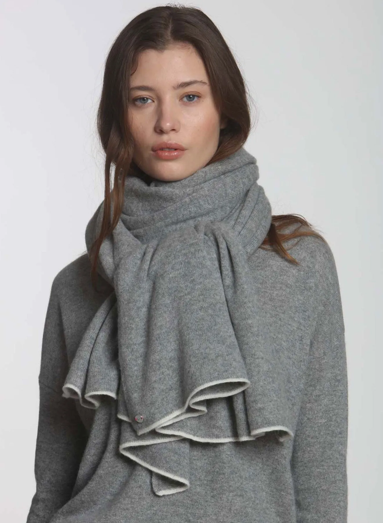 CORE Cashmere BF Vee - Grey