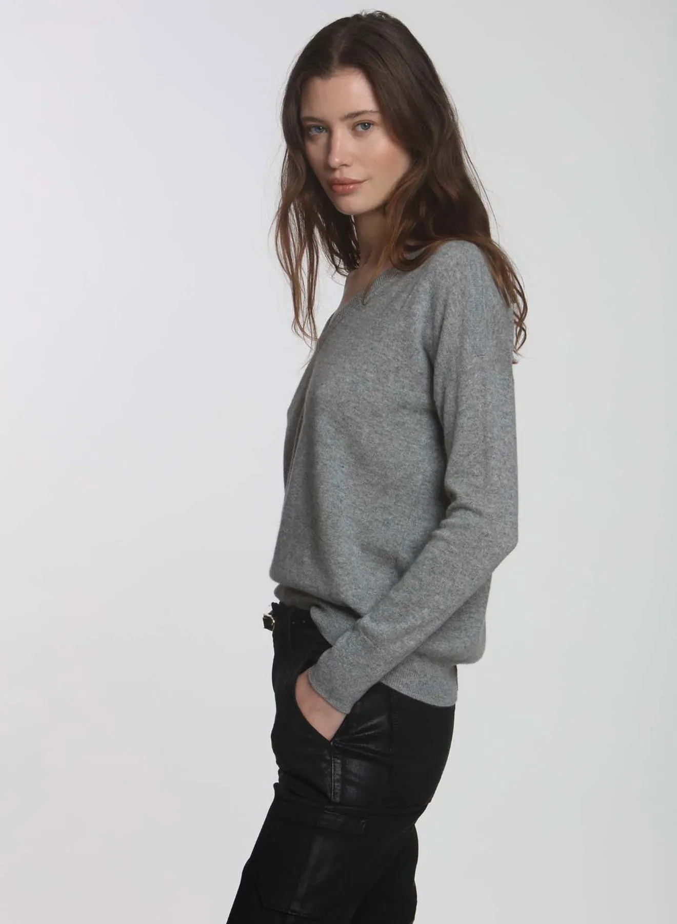 CORE Cashmere BF Vee - Grey