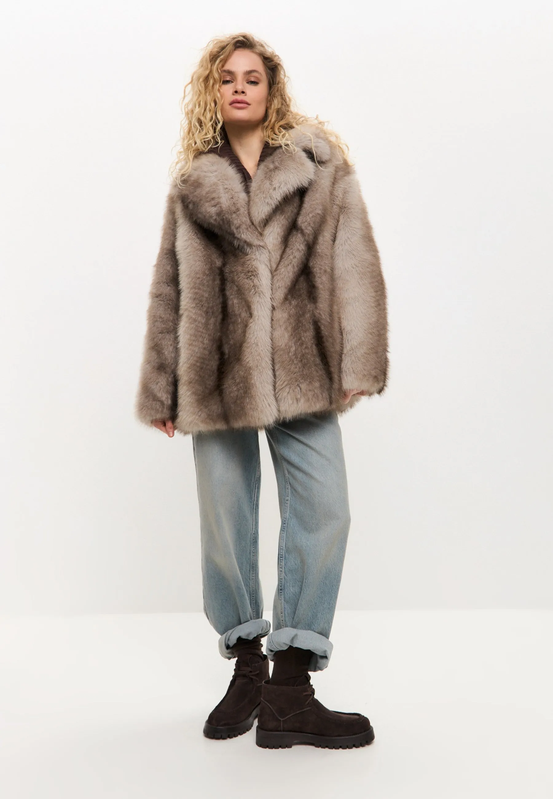 Elegant Brown Faux Fur Coat - Luxurious Winter Outerwear for Women - Brown